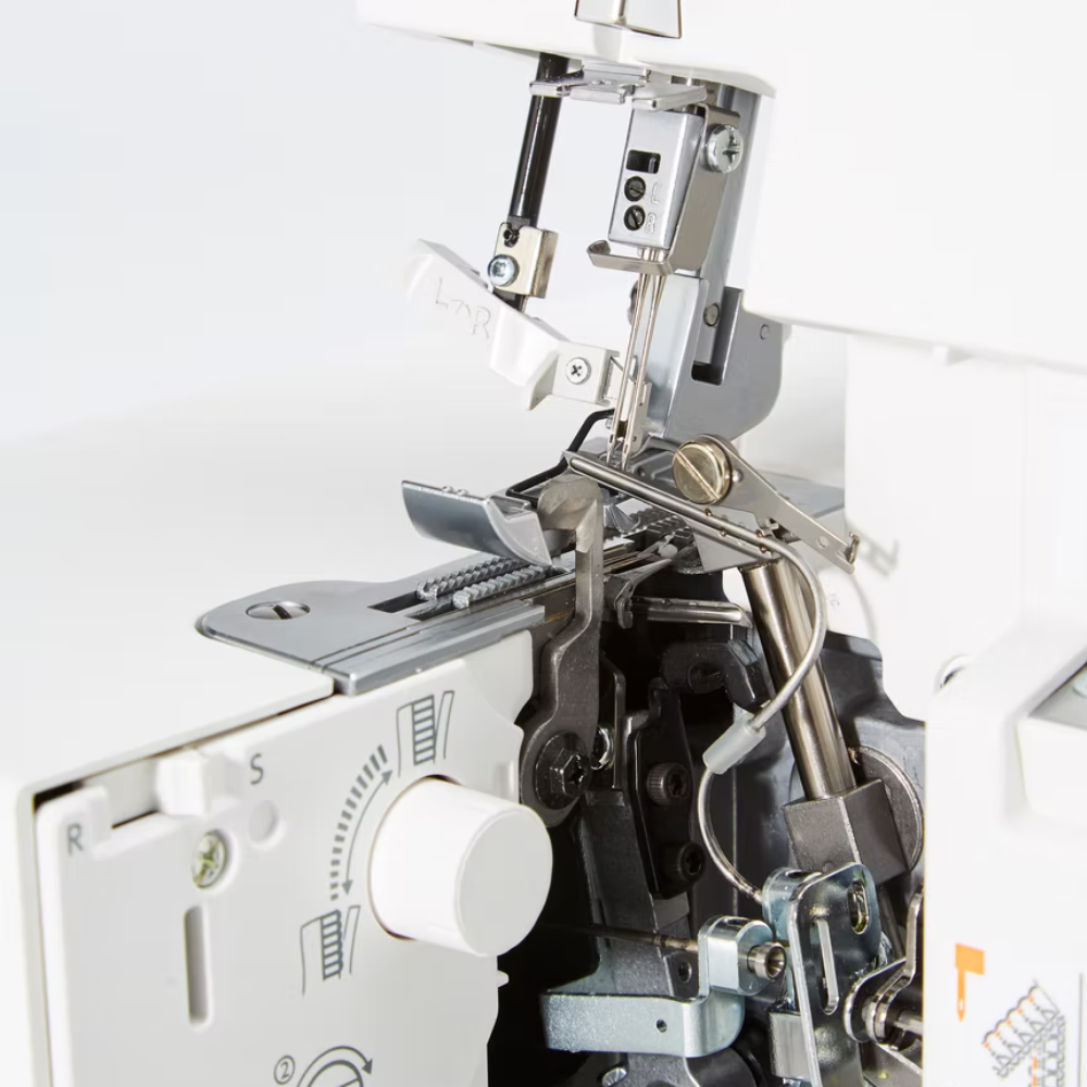 Janome AT2000D