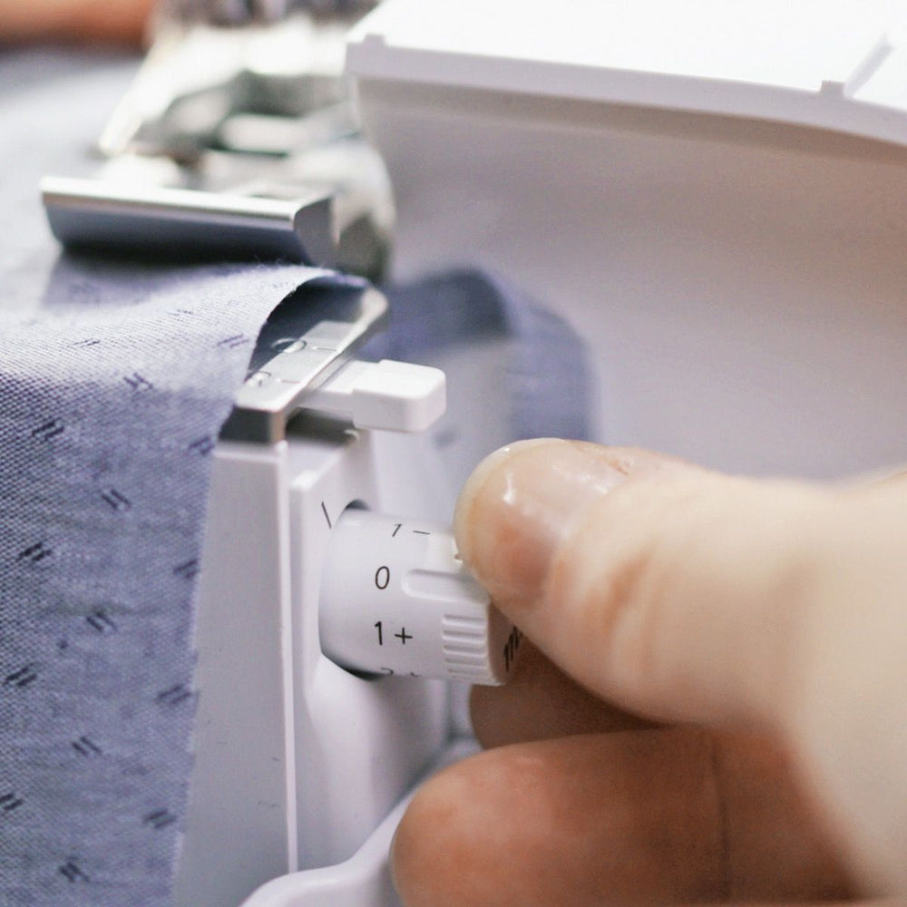 Bernina L 890 Sewing Machine